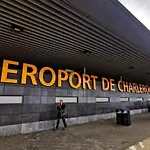 Station 64 B1 Charleroi-airport בית נופש