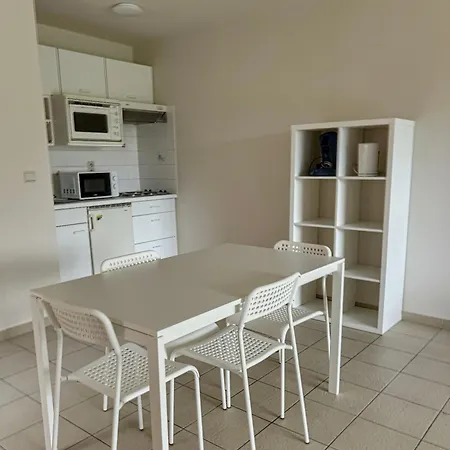 בית נופש Station 64 B1 Charleroi-airport *